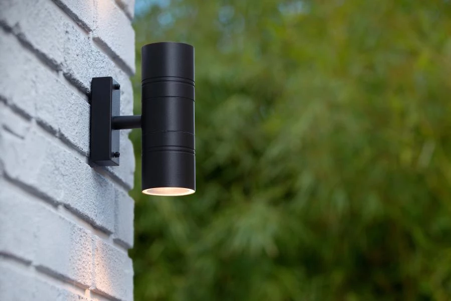 Lucide ARNE-LED - Wall spotlight / Wall light Indoor/Outdoor - Ø 6,3 cm - LED - GU10 - 2x5W 2700K - IP44 - Black - ambiance 2